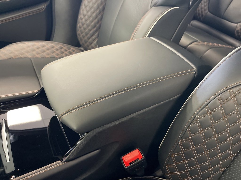 New 2025 Jeep Grand Cherokee Summit image 13