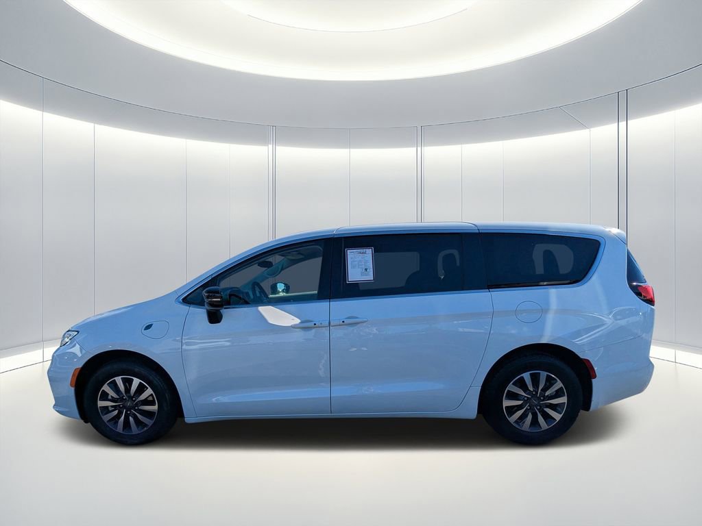 Certified 2024 Chrysler Pacifica Select image 7