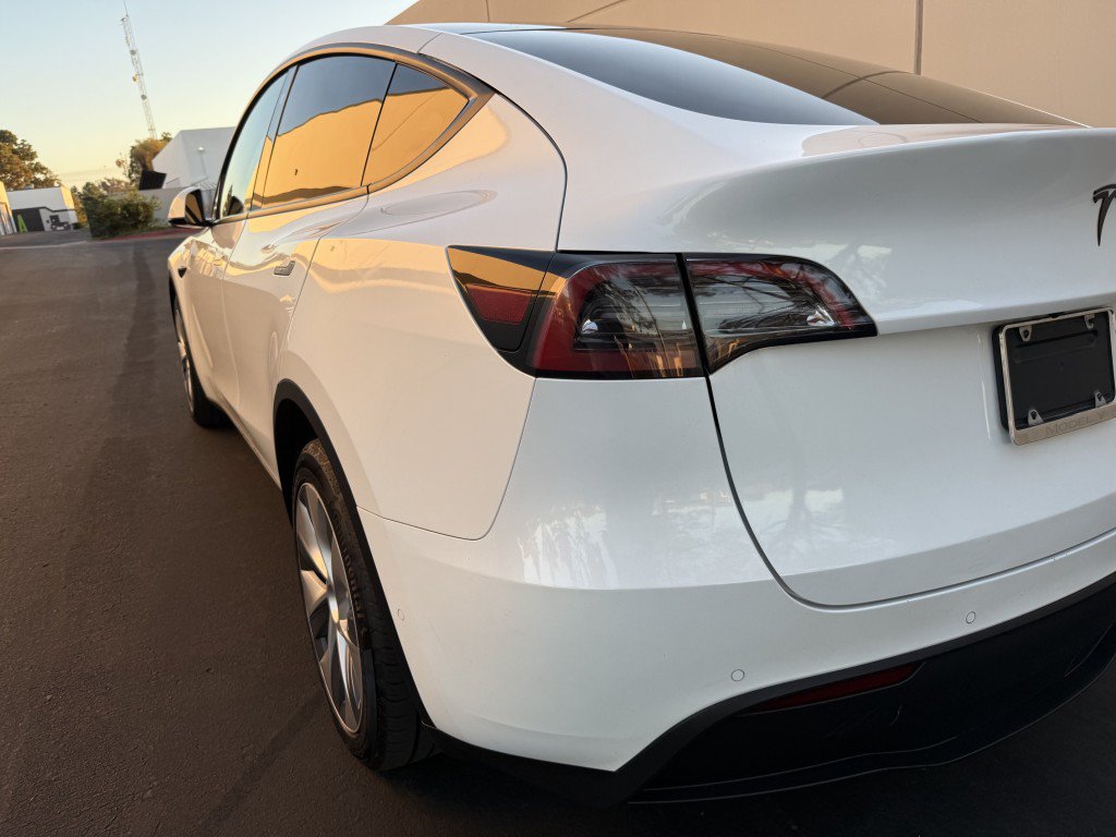 Used 2022 Tesla Model Y Long Range AWD/4WD image 10