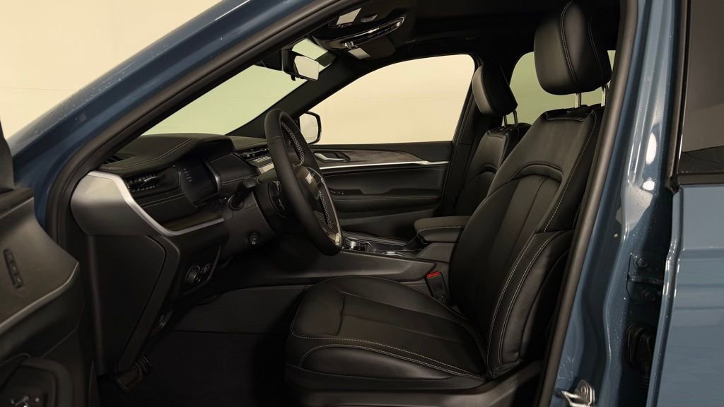 New 2026 Jeep Grand Cherokee L Limited AWD/4WD image 13