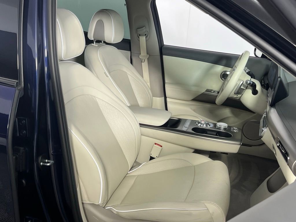 Used 2025 Genesis GV60 Advanced image 35