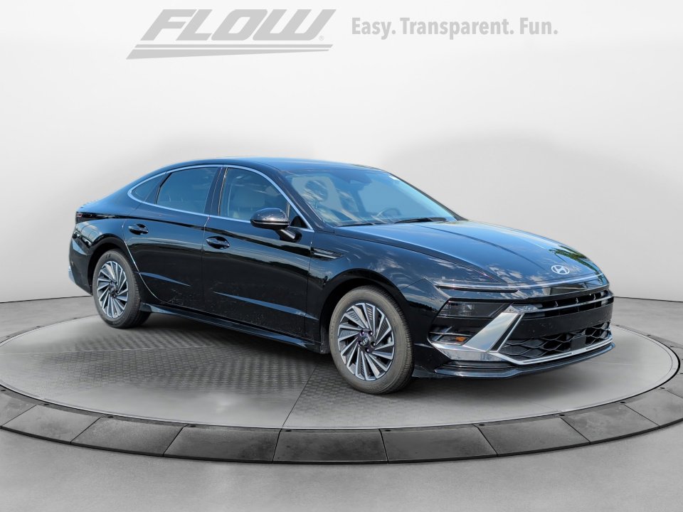 Certified 2025 Hyundai Sonata SEL FWD image 1
