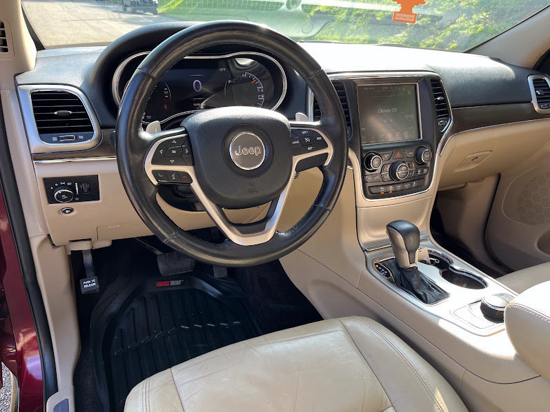 Used 2017 Jeep Grand Cherokee Limited AWD/4WD image 10