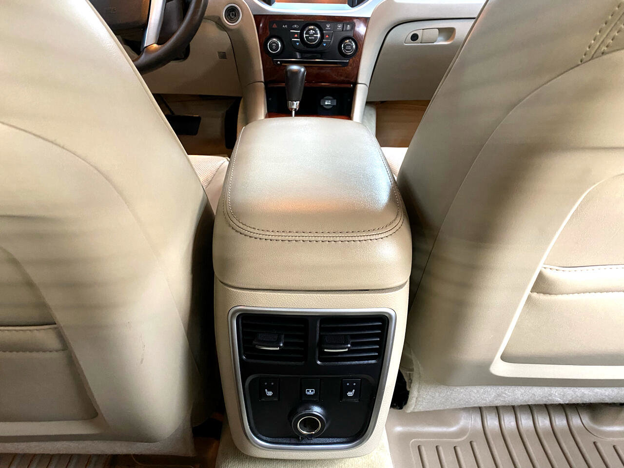 Used 2011 Chrysler 300 Limited w/ Luxury Group image 17