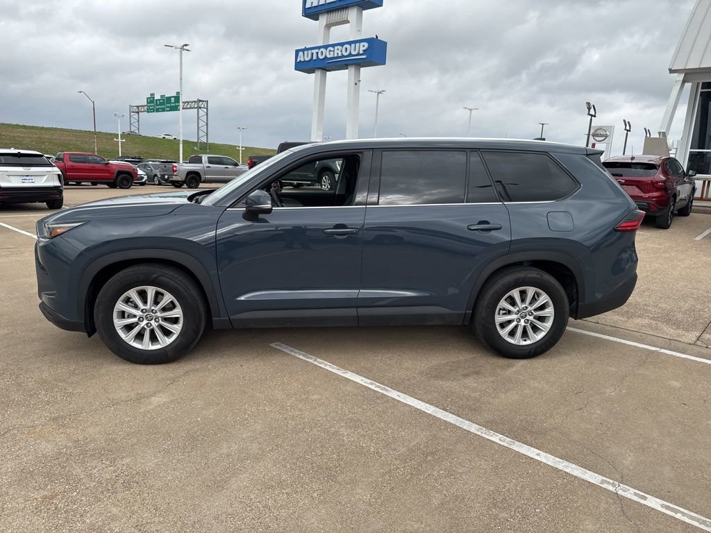 Used 2025 Toyota Grand Highlander AWD image 2