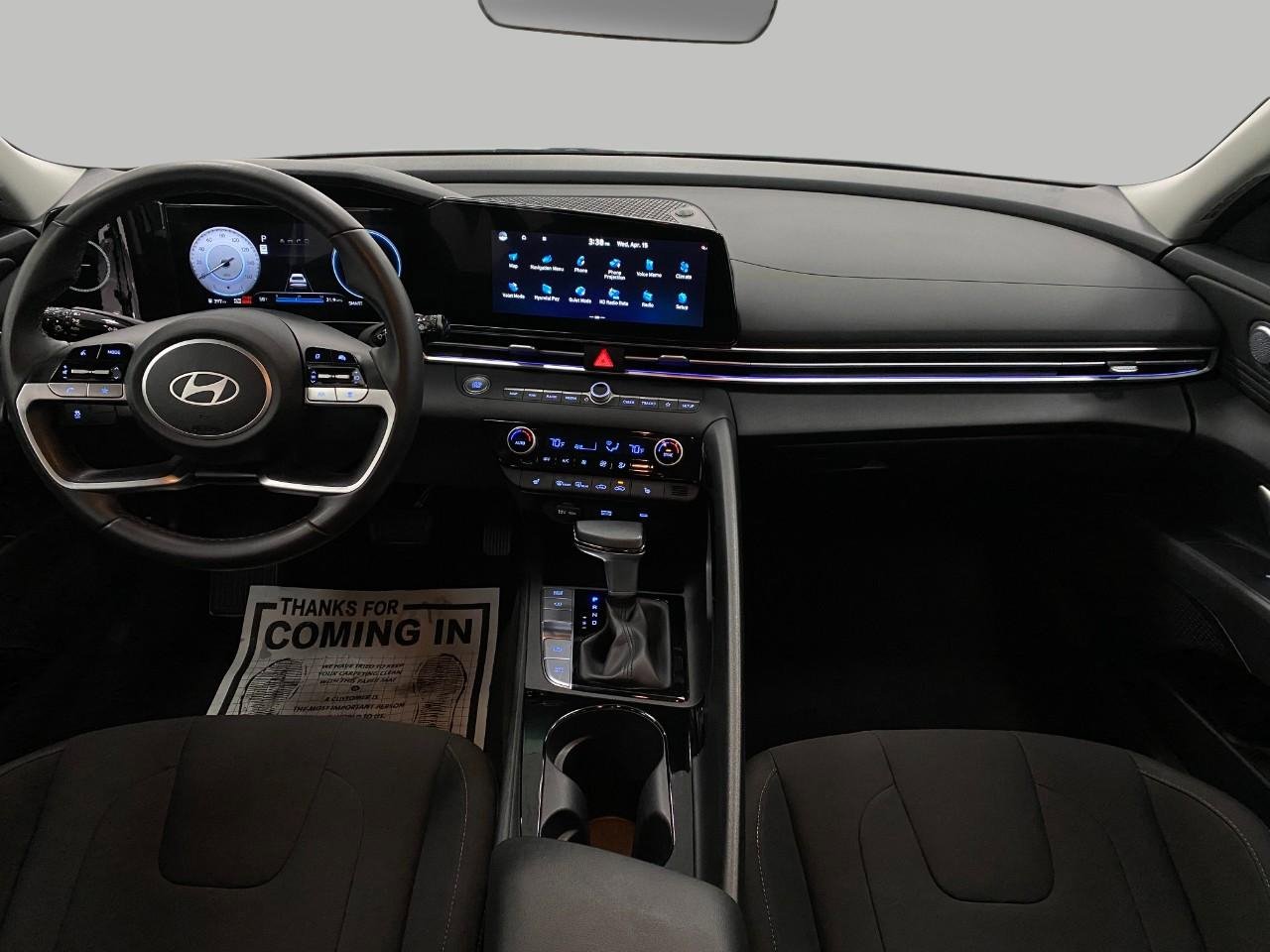 Used 2025 Hyundai Elantra SEL image 20