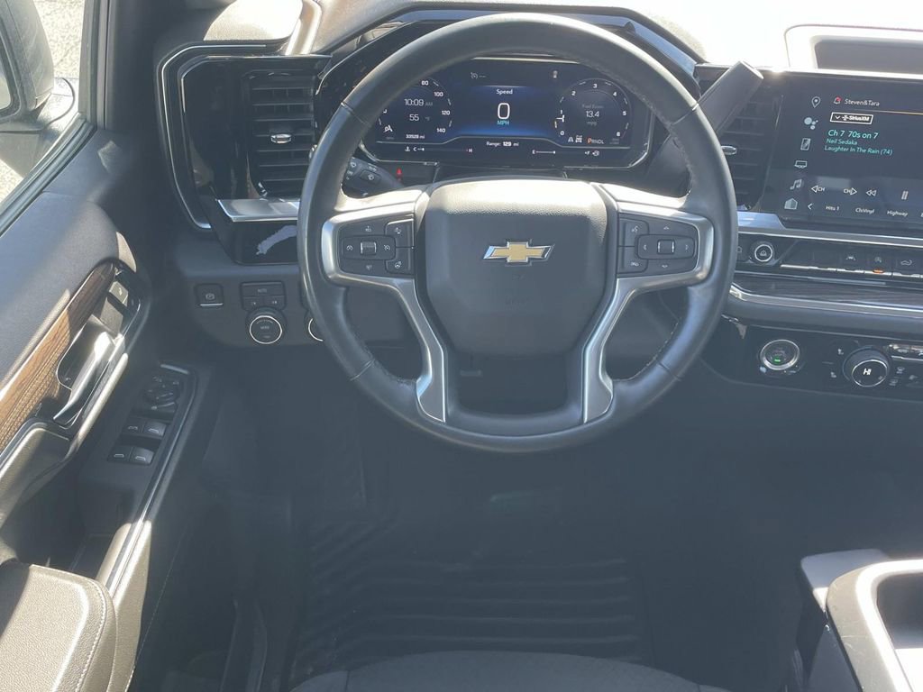 Used 2024 Chevrolet Silverado 1500 LT image 14