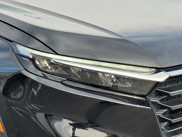 Used 2025 Honda CR-V LX image 11