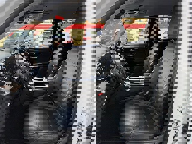 Used 2024 Mercedes-Benz GLC 300 image 23