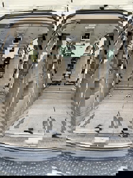 Used 2013 Chrysler Town & Country Touring image 10