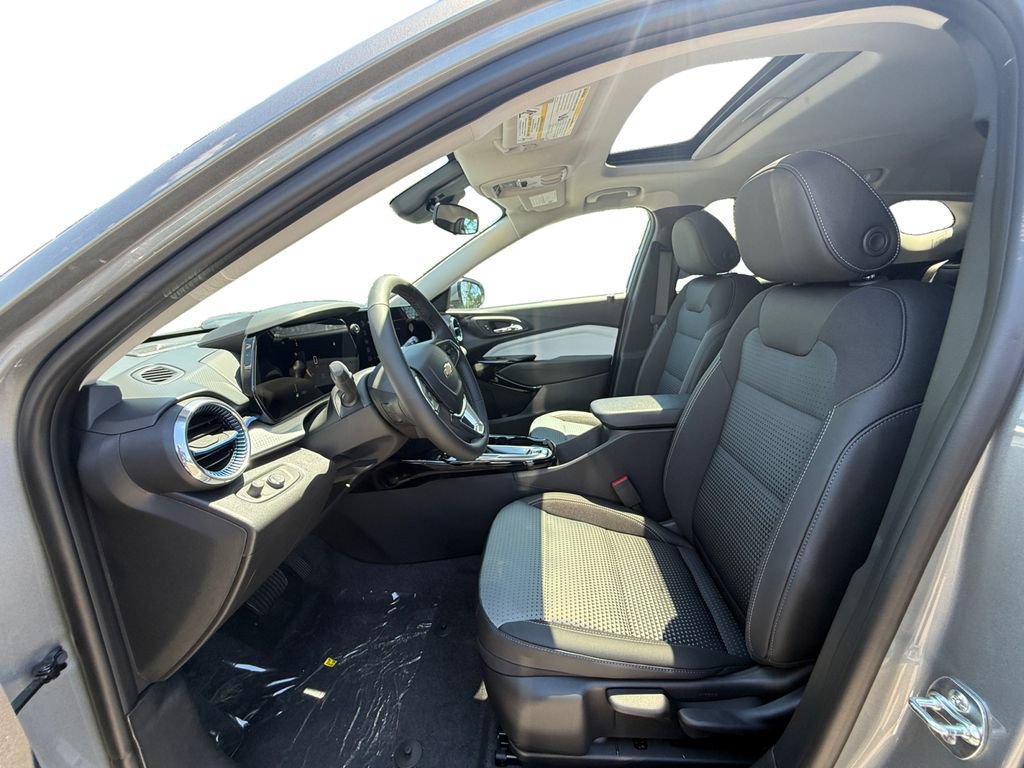 New 2026 Chevrolet Trax LT w/ Sunroof Package FWD image 9