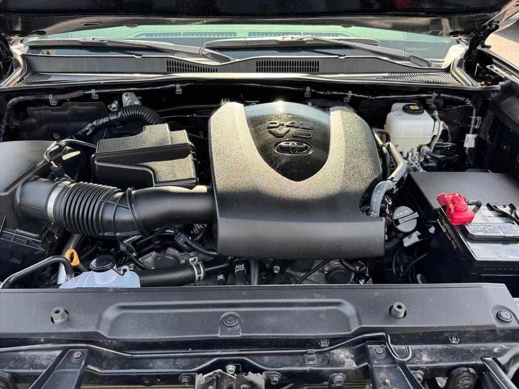 Used 2023 Toyota Tacoma TRD Off-Road AWD/4WD image 18
