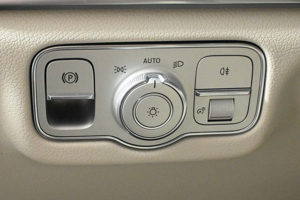 Used 2026 Mercedes-Benz GLS 450 4MATIC image 27