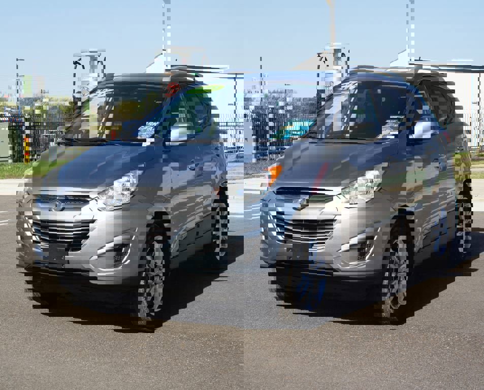 Used 2011 Hyundai Tucson GLS image 14