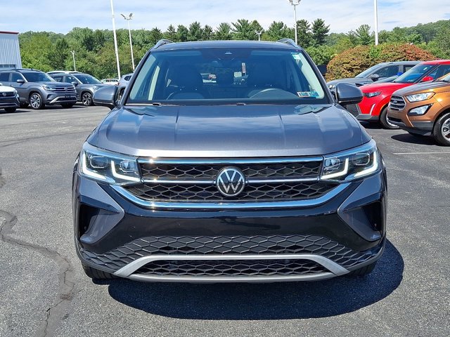 Certified 2022 Volkswagen Taos SEL AWD/4WD image 2