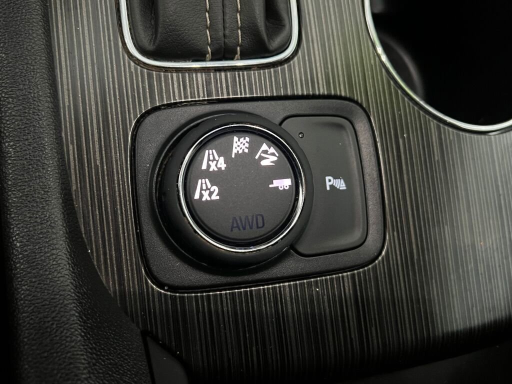 Used 2018 GMC Acadia SLT image 15