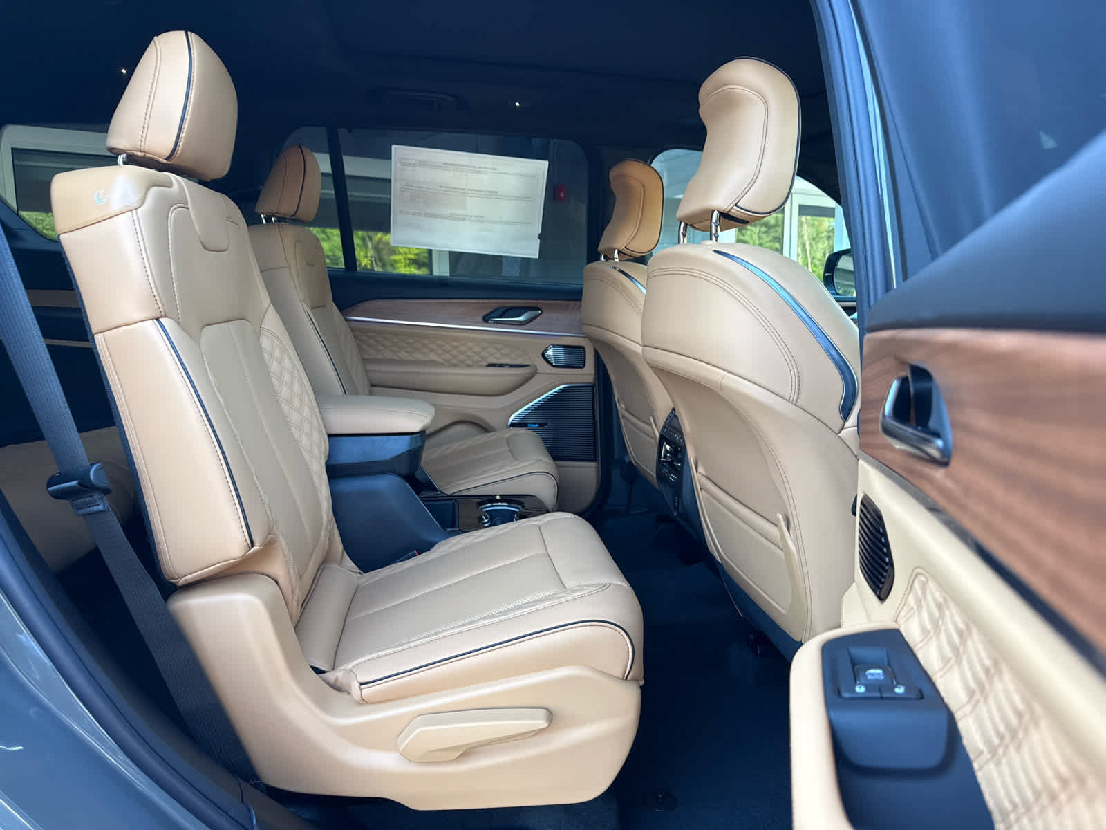 New 2027 Jeep Grand Cherokee L Summit AWD/4WD image 17