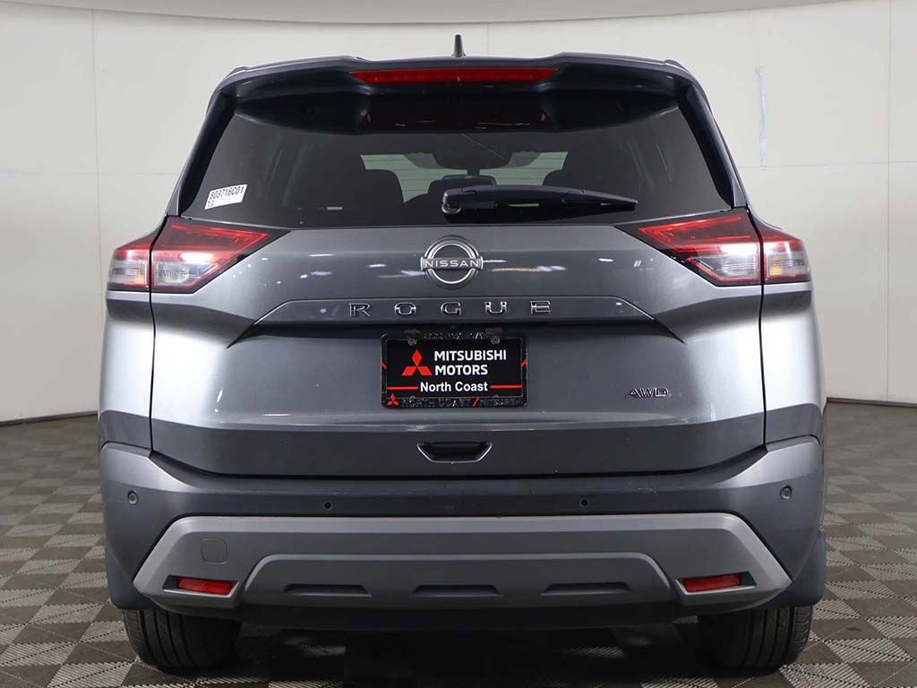 Used 2023 Nissan Rogue S image 17