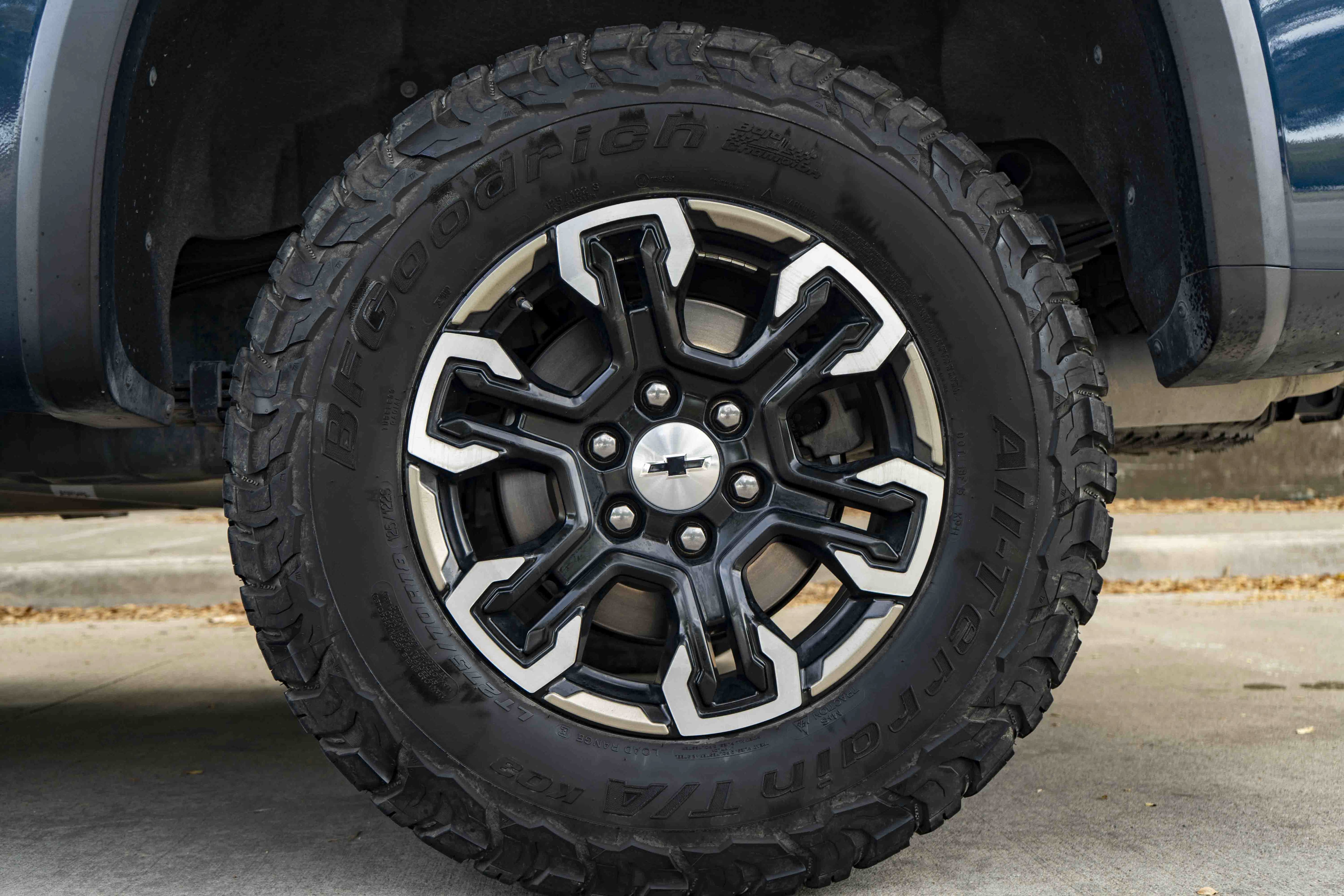 Used 2022 Chevrolet Silverado 1500 ZR2 w/ Technology Package AWD/4WD image 15