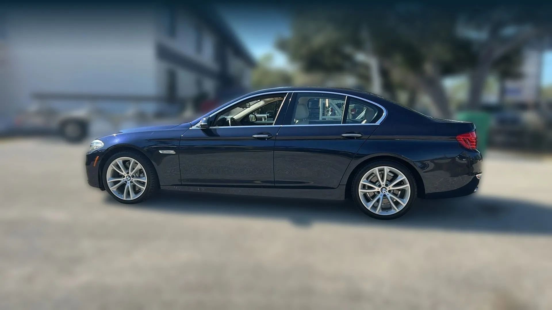 Used 2016 BMW 535i Sedan w/ Luxury Line image 4