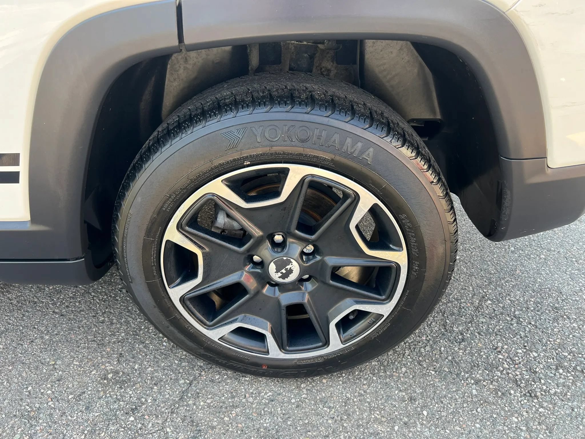 Used 2019 Jeep Compass Sport FWD image 10