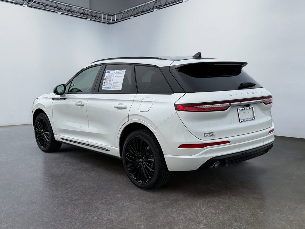 Used 2023 Lincoln Corsair Reserve w/ Equipment Group 201A image 5