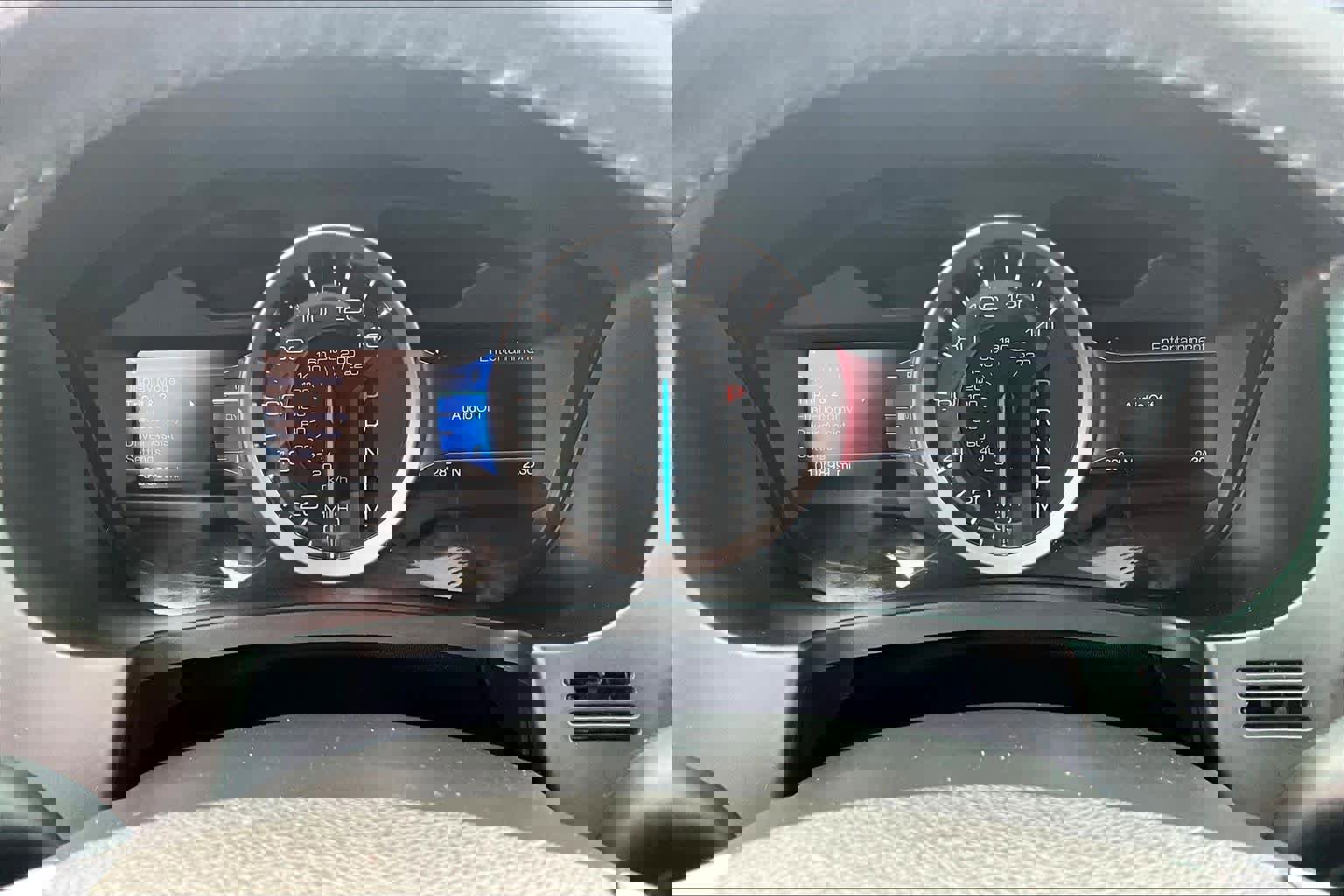 Used 2015 Ford Explorer XLT w/ Equipment Group 202A image 26