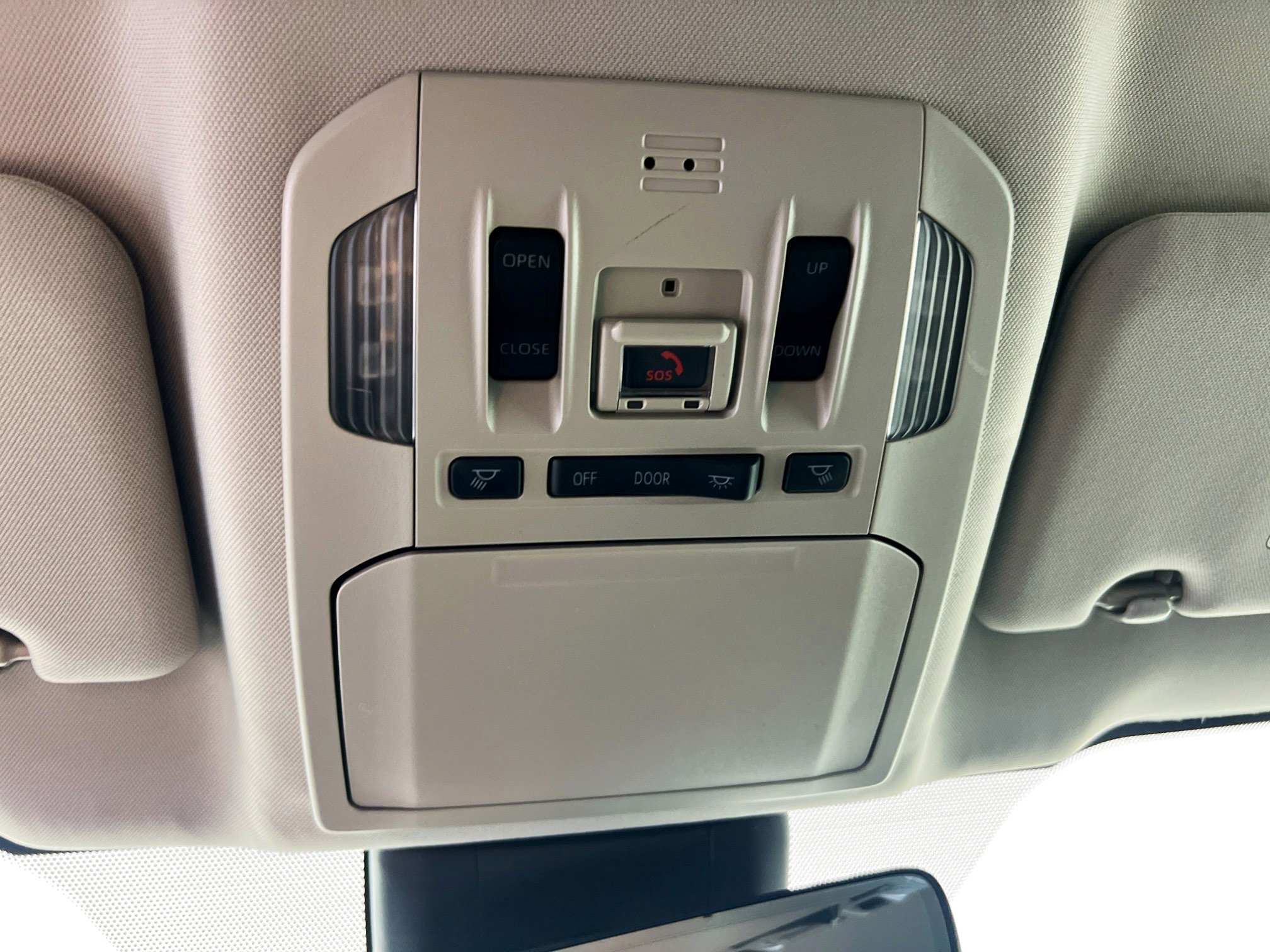 Used 2022 Toyota Highlander XLE AWD/4WD image 22