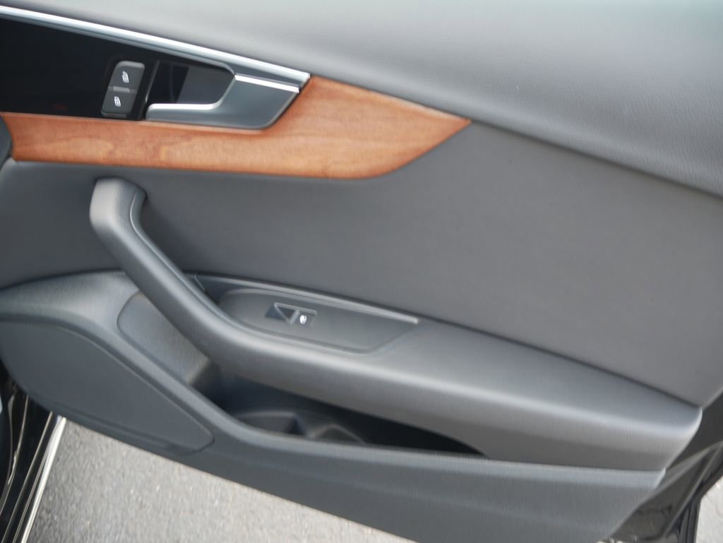 Used 2023 Audi A4 2.0T Premium w/ Convenience Package image 27