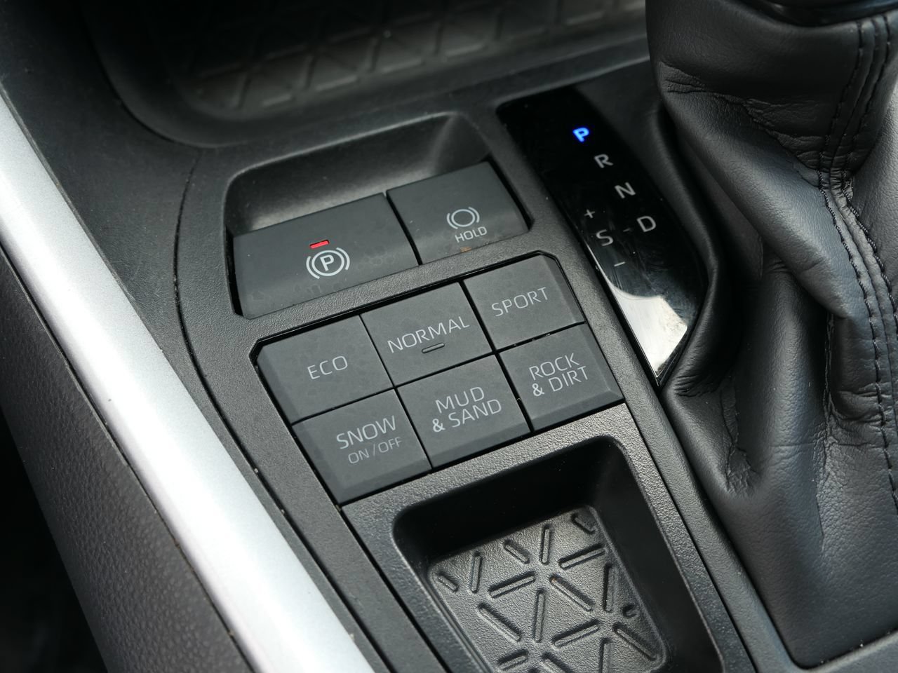 Used 2024 Toyota RAV4 XLE Premium w/ Weather Package AWD/4WD image 21