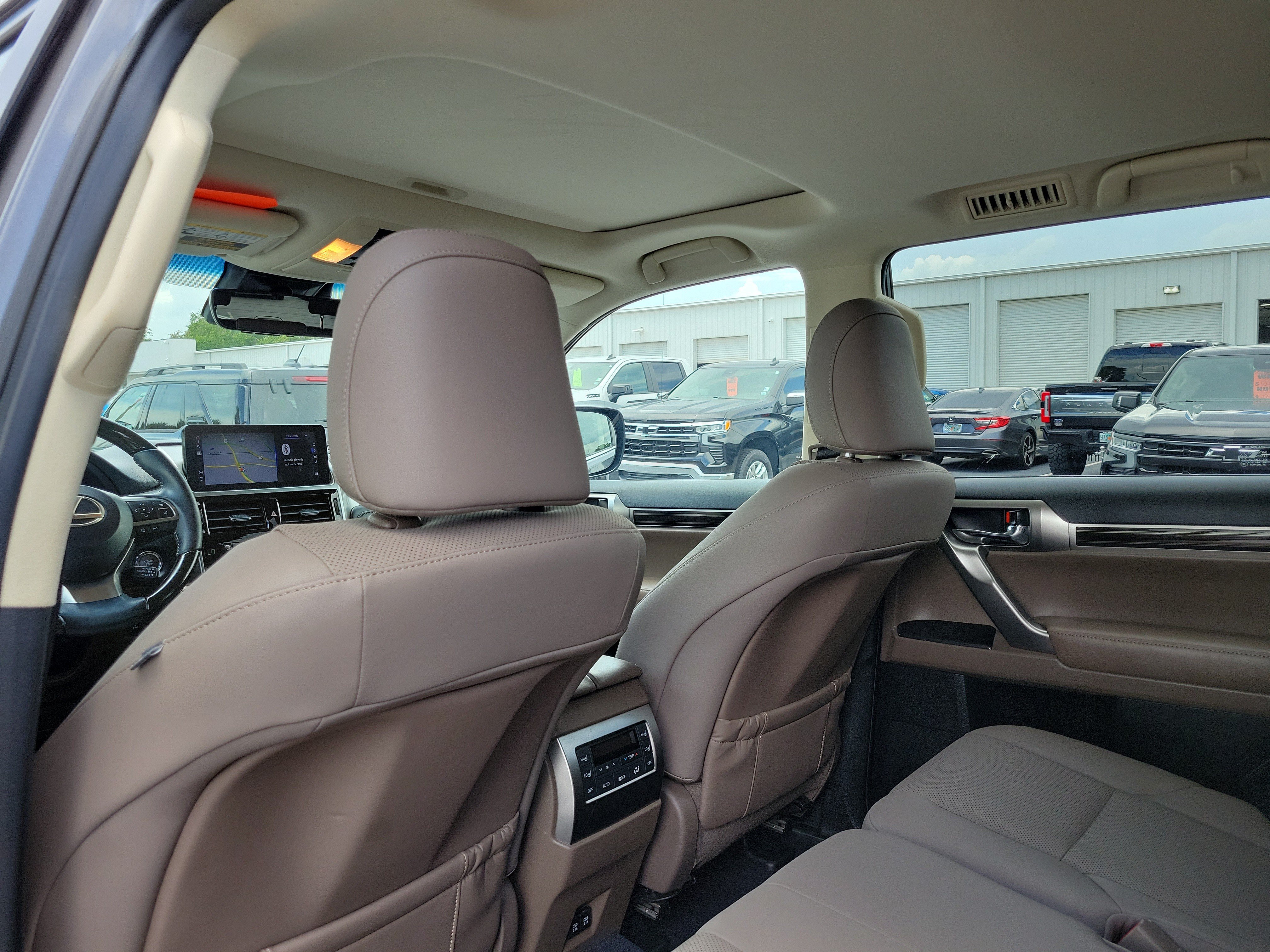 Used 2023 Lexus GX 460 Premium w/ Premium Package AWD/4WD image 13