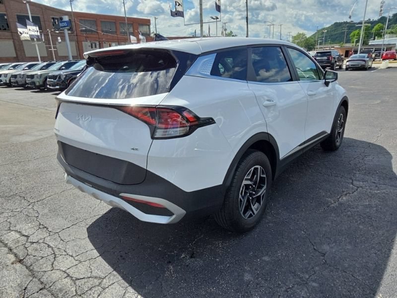 Used 2025 Kia Sportage LX AWD/4WD image 7