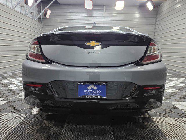 Used 2018 Chevrolet Volt Premier w/ Driver Confidence Package FWD image 6