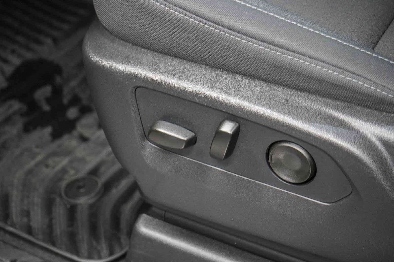 Used 2026 Chevrolet Silverado 1500 Custom w/ Turbomax Blackout Package image 22