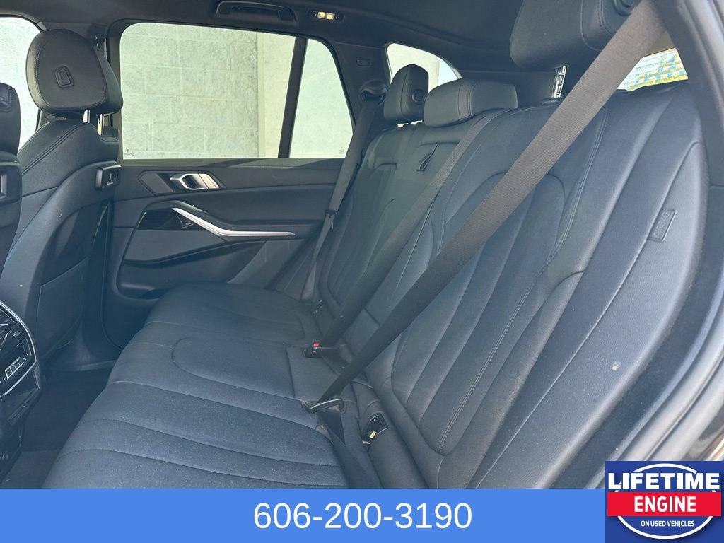 Used 2021 BMW X5 xDrive40i AWD/4WD image 12