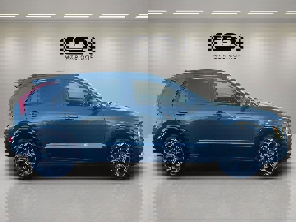 Used 2023 Kia Niro EX Touring image 8