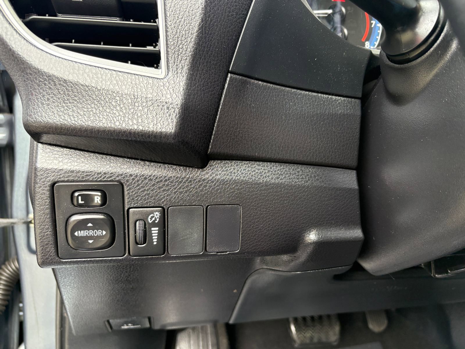 Used 2015 Toyota Corolla S FWD image 32