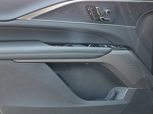 New 2026 Cadillac Lyriq Luxury w/ LPO, Floor Liner Package AWD/4WD image 7