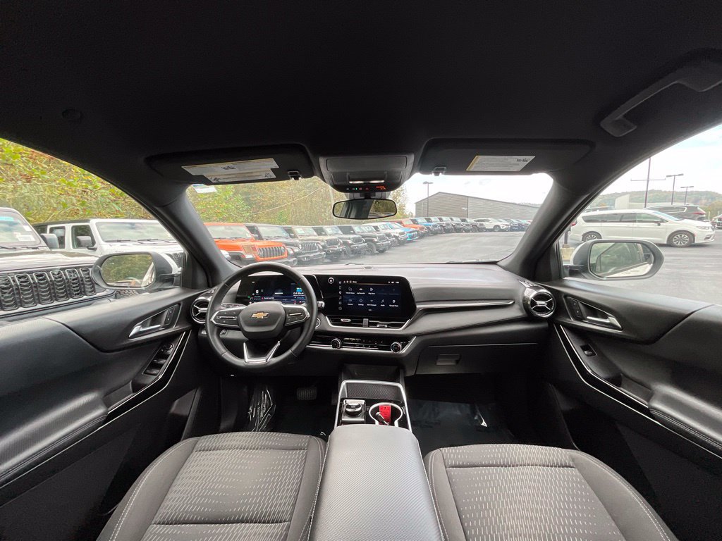 Used 2026 Chevrolet Equinox LT AWD/4WD image 15