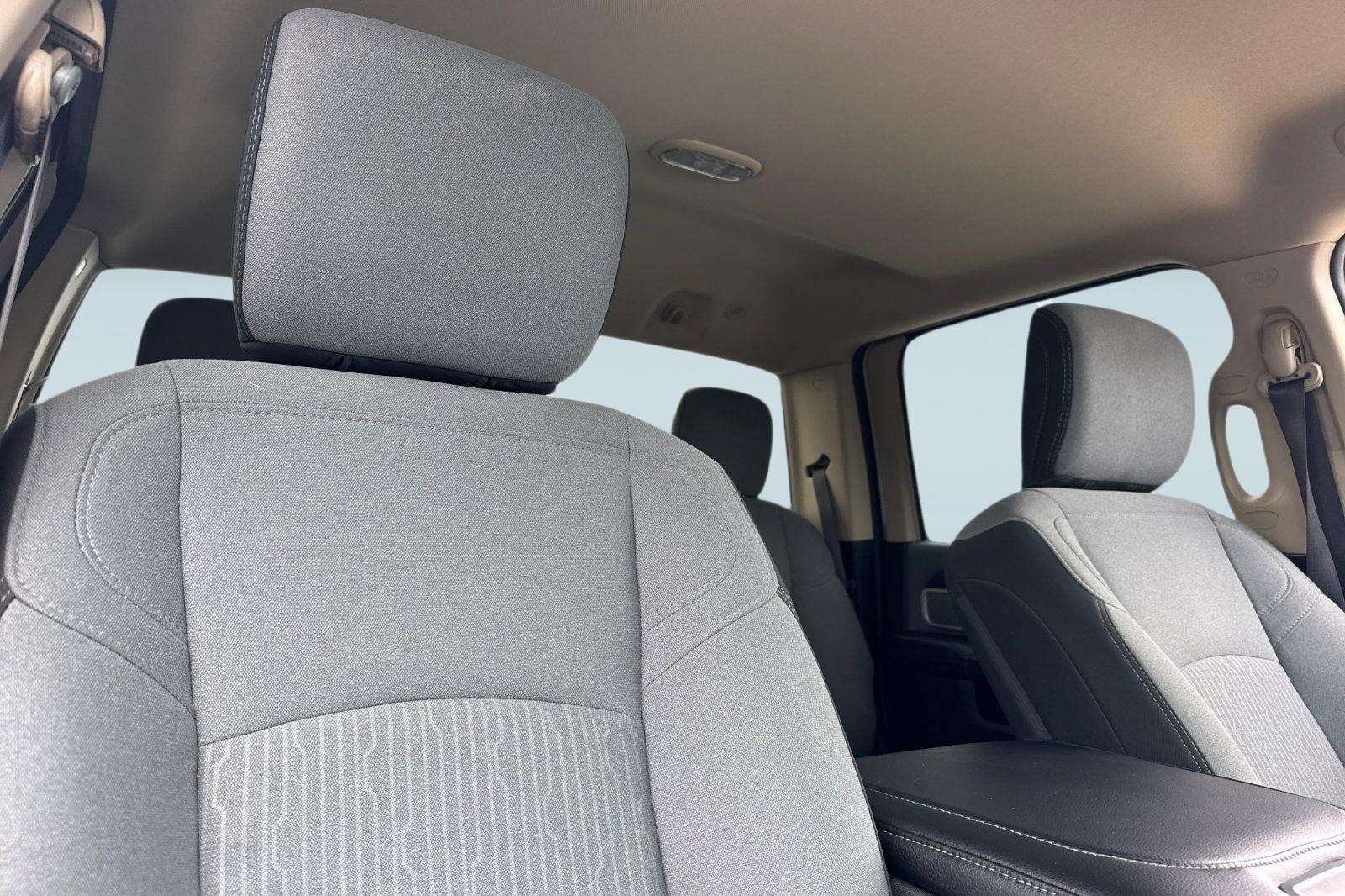 Used 2019 RAM 3500 Big Horn AWD/4WD image 30