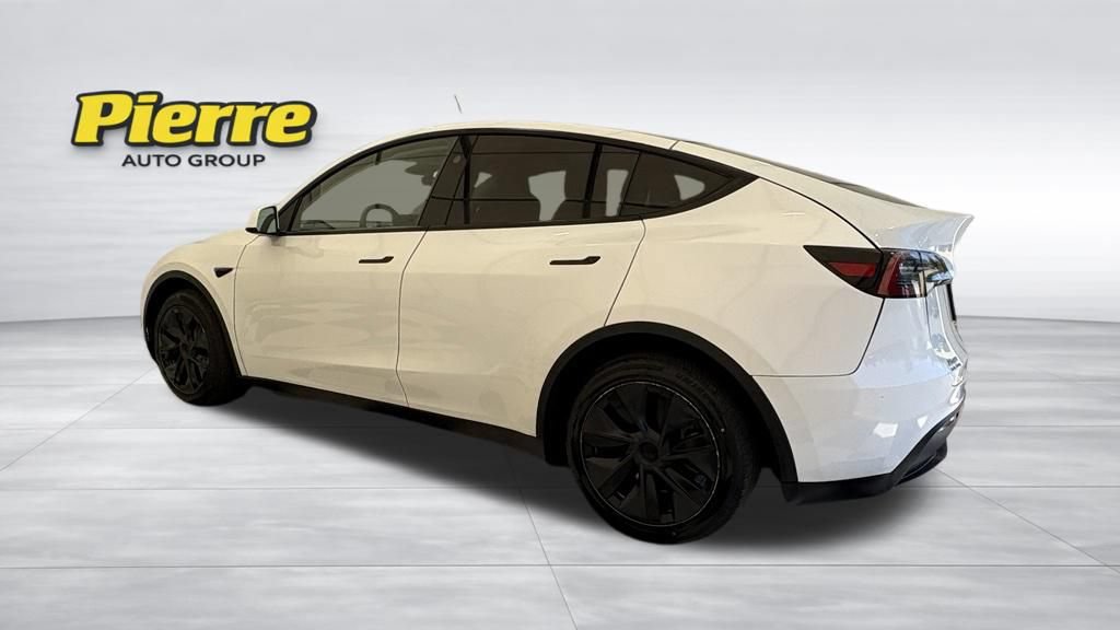 Used 2024 Tesla Model Y Long Range AWD/4WD image 2