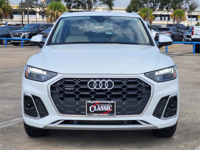 Used 2022 Audi Q5 2.0T Premium w/ Convenience Package image 2