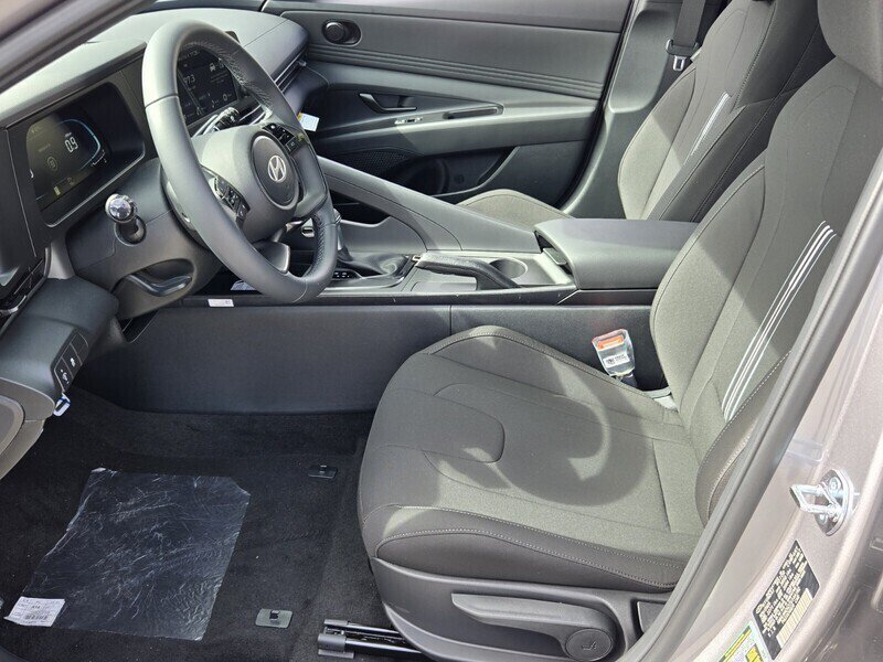 New 2026 Hyundai Elantra SEL Sport Premium FWD image 5