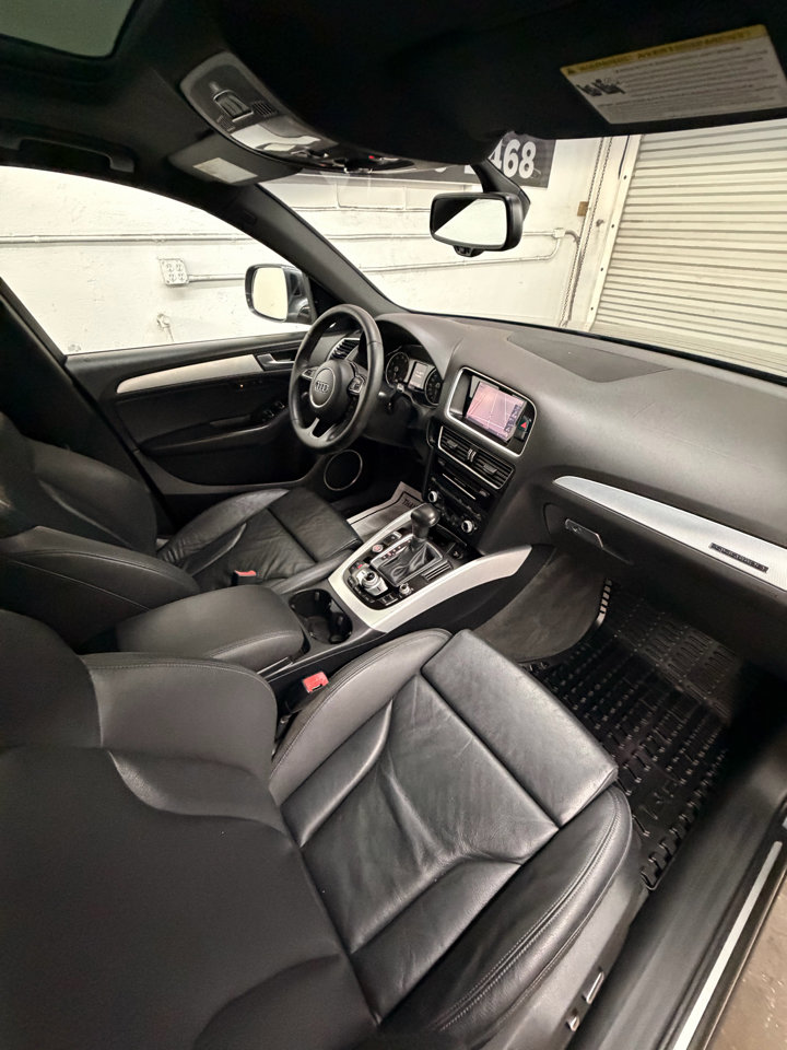 Used 2017 Audi Q5 2.0T Premium Plus w/ Technology Package AWD/4WD image 12