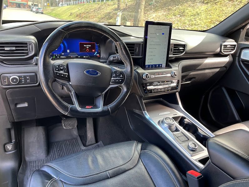 Used 2020 Ford Explorer ST w/ Premium Technology Package image 9