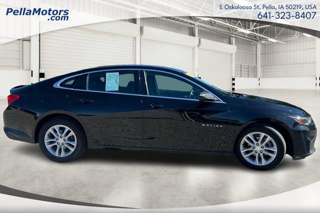 Used 2017 Chevrolet Malibu LT FWD image 2