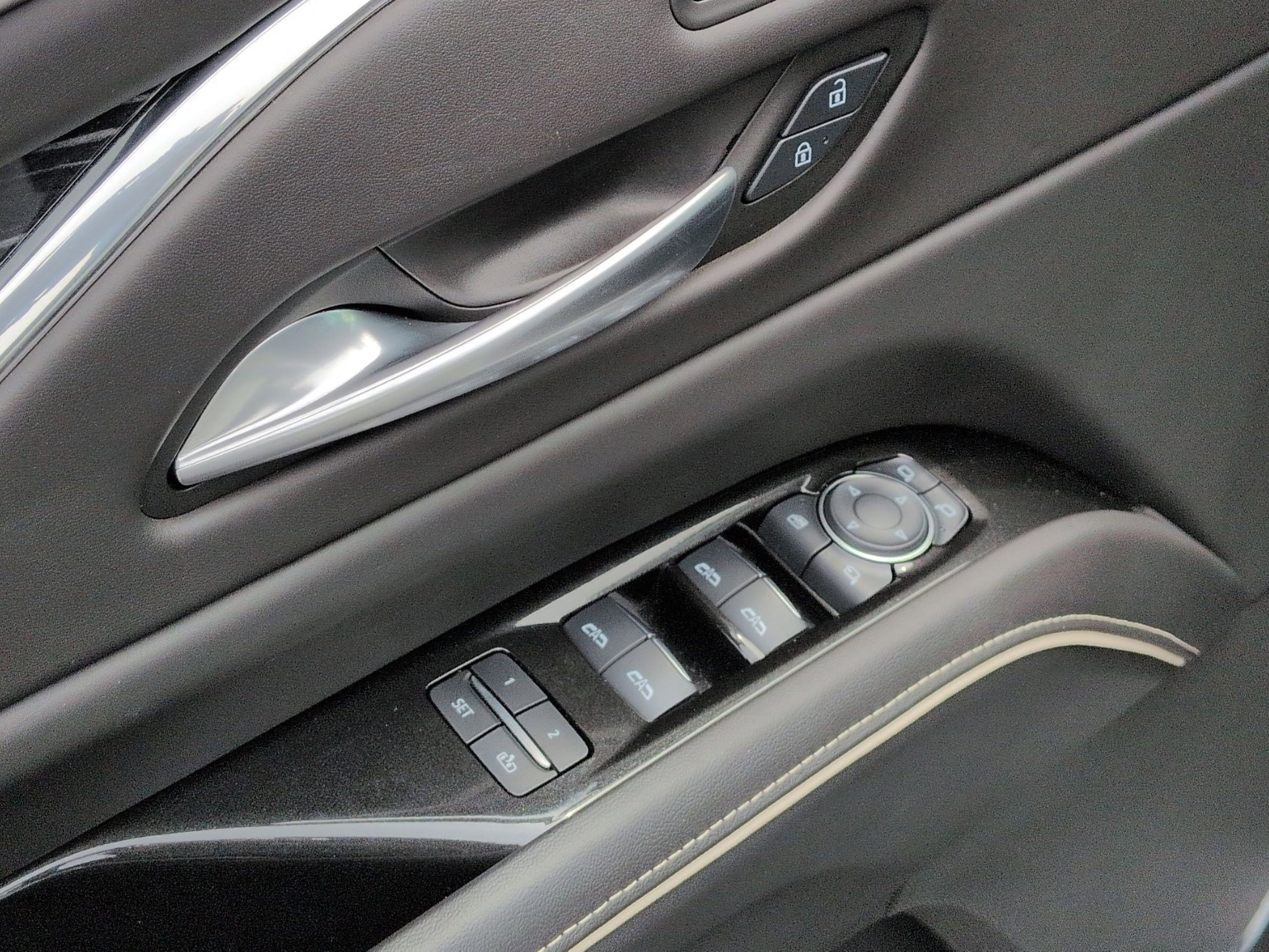 Used 2024 Cadillac Escalade V w/ Heavy-Duty Trailer Package image 15