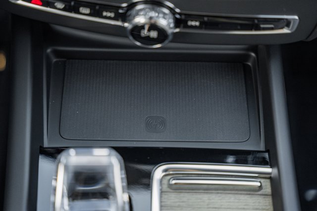 New 2026 Volvo XC60 T8 Plus w/ Protection Package Premier image 23