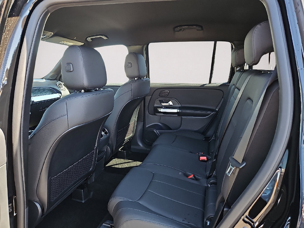 Used 2025 Mercedes-Benz GLB 250 image 15