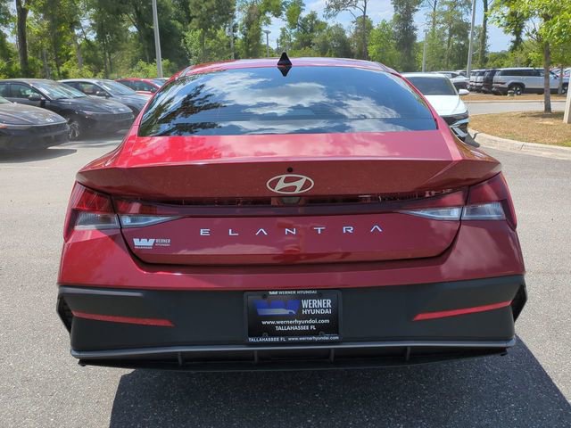 Certified 2025 Hyundai Elantra SE image 6